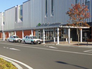 江別市　野幌駅前広場　シェルター1